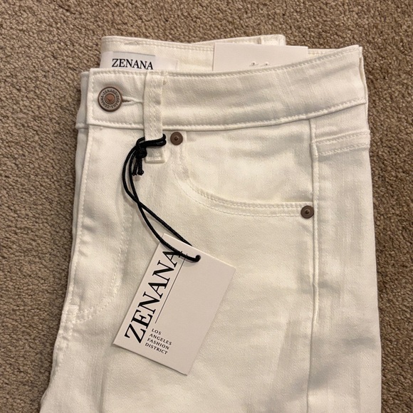 Zenana Outfitters Cream Flare Jeans - Picture 3 of 4